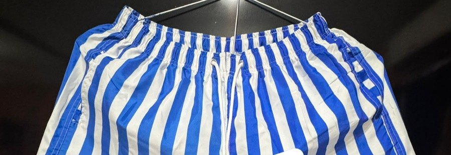Short especial rayado azul y blanco